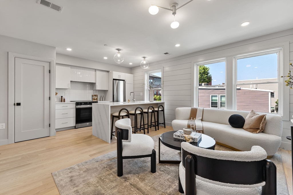 88 Maverick Street 5
