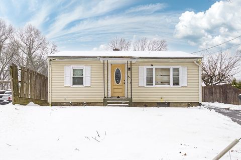 Photo of 63 Lawton St, Springfield, MA 01109 (MLS # 73464478)