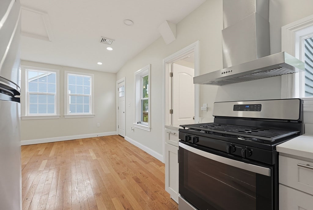 31 Saint Casimir Ave, Brockton, MA Photo #29