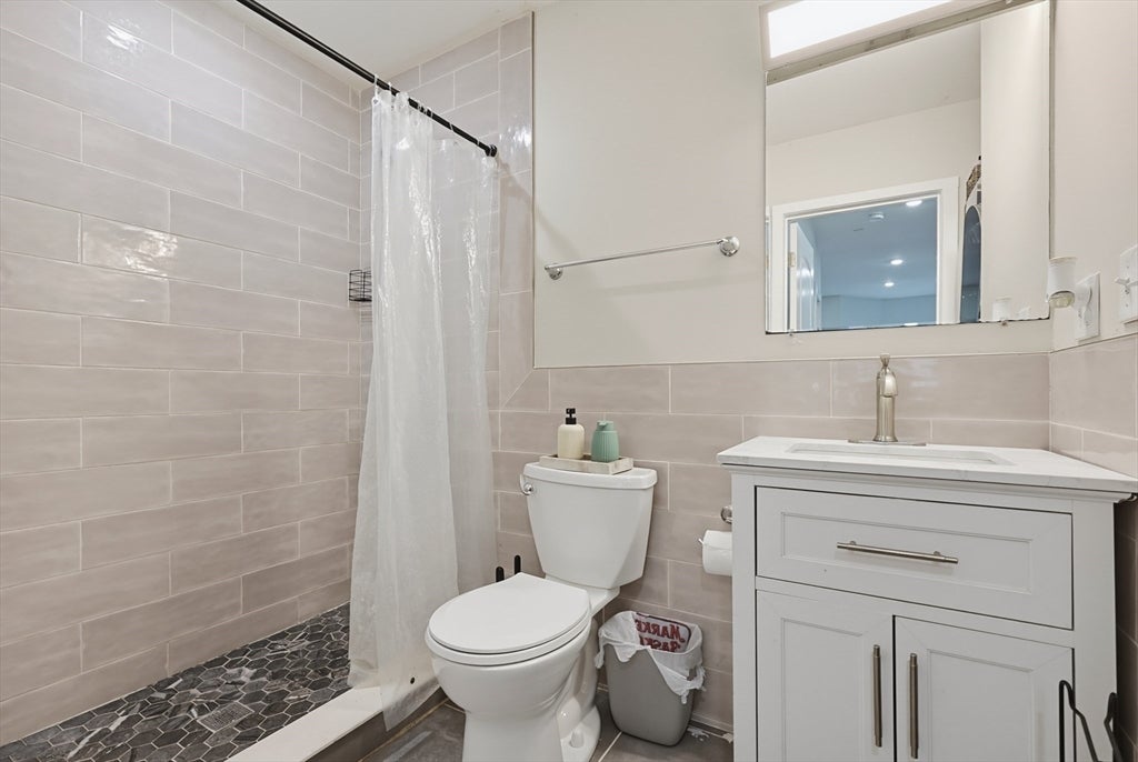 31 Saint Casimir Ave, Brockton, MA Photo #16