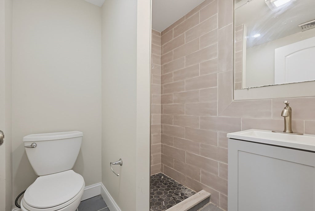 31 Saint Casimir Ave, Brockton, MA Photo #31