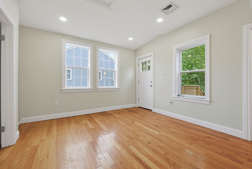 31 Saint Casimir Ave, Brockton, MA Photo #19
