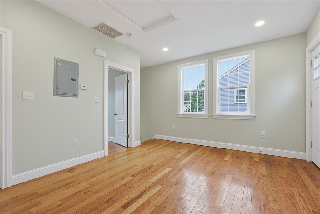 31 Saint Casimir Ave, Brockton, MA Photo #20