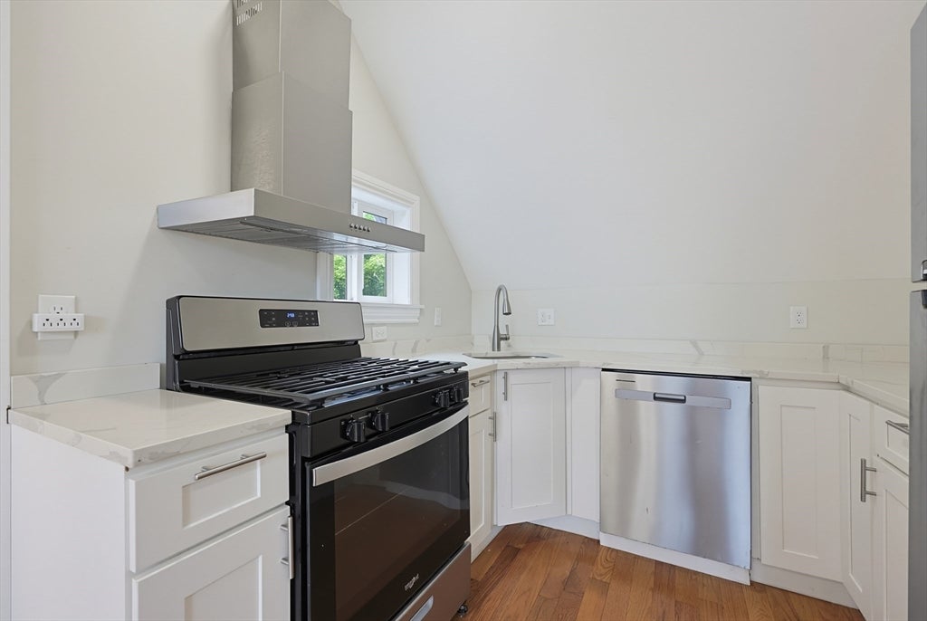31 Saint Casimir Ave, Brockton, MA Photo #27