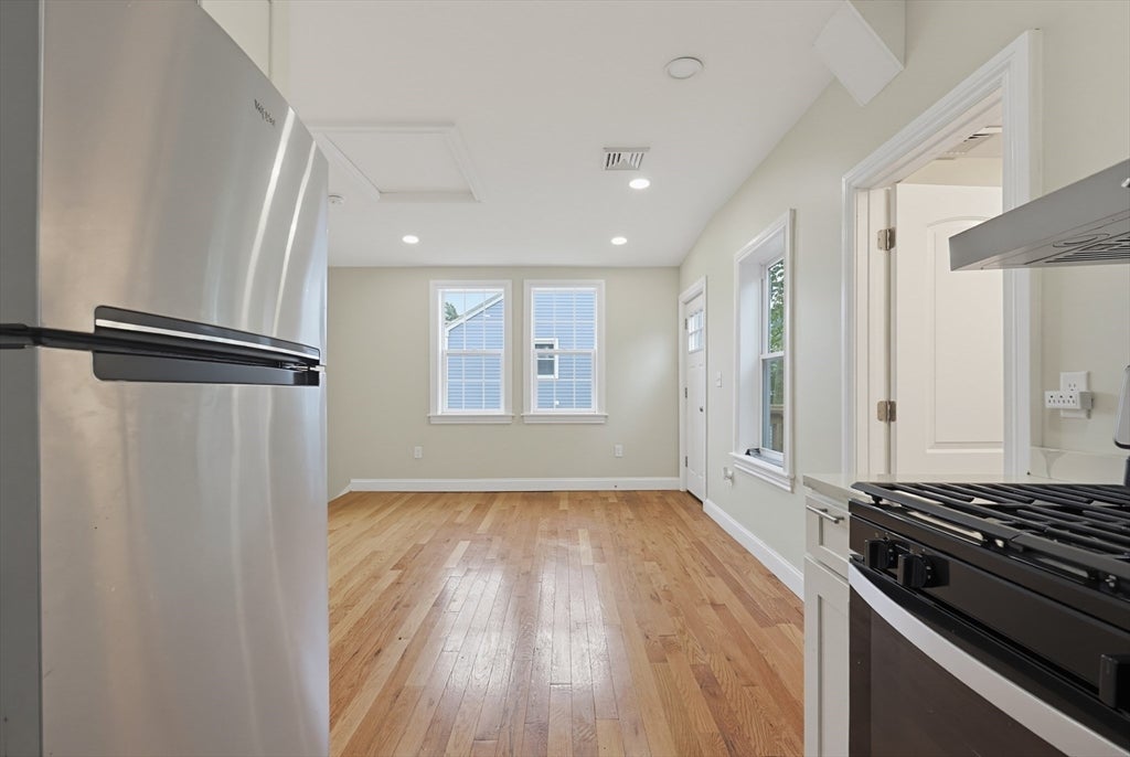 31 Saint Casimir Ave, Brockton, MA Photo #30