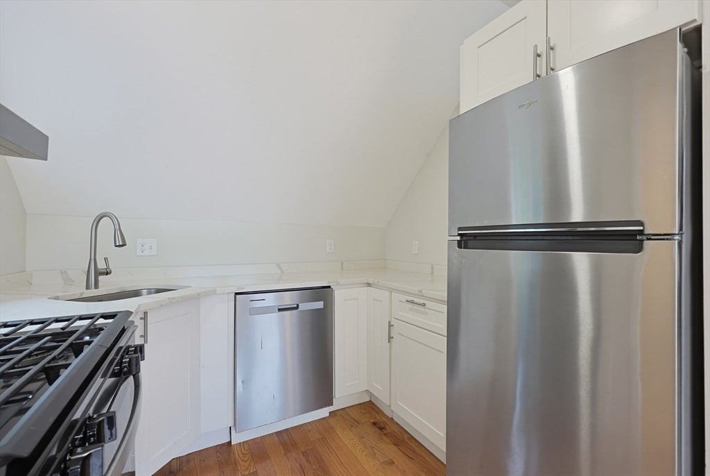 31 Saint Casimir Ave, Brockton, MA Photo #28