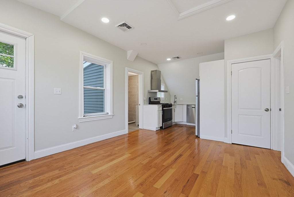 31 Saint Casimir Ave, Brockton, MA Photo #18