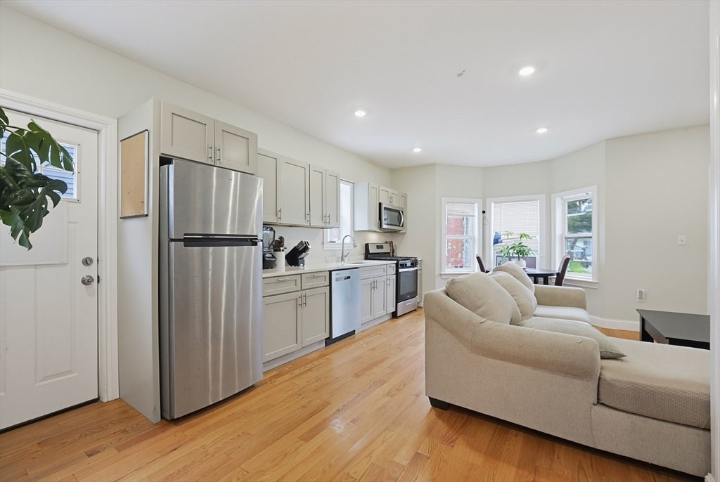 31 Saint Casimir Ave, Brockton, MA Photo #7