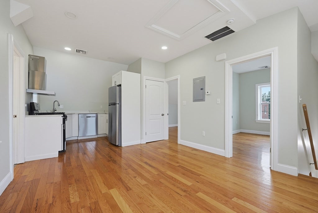 31 Saint Casimir Ave, Brockton, MA Photo #21