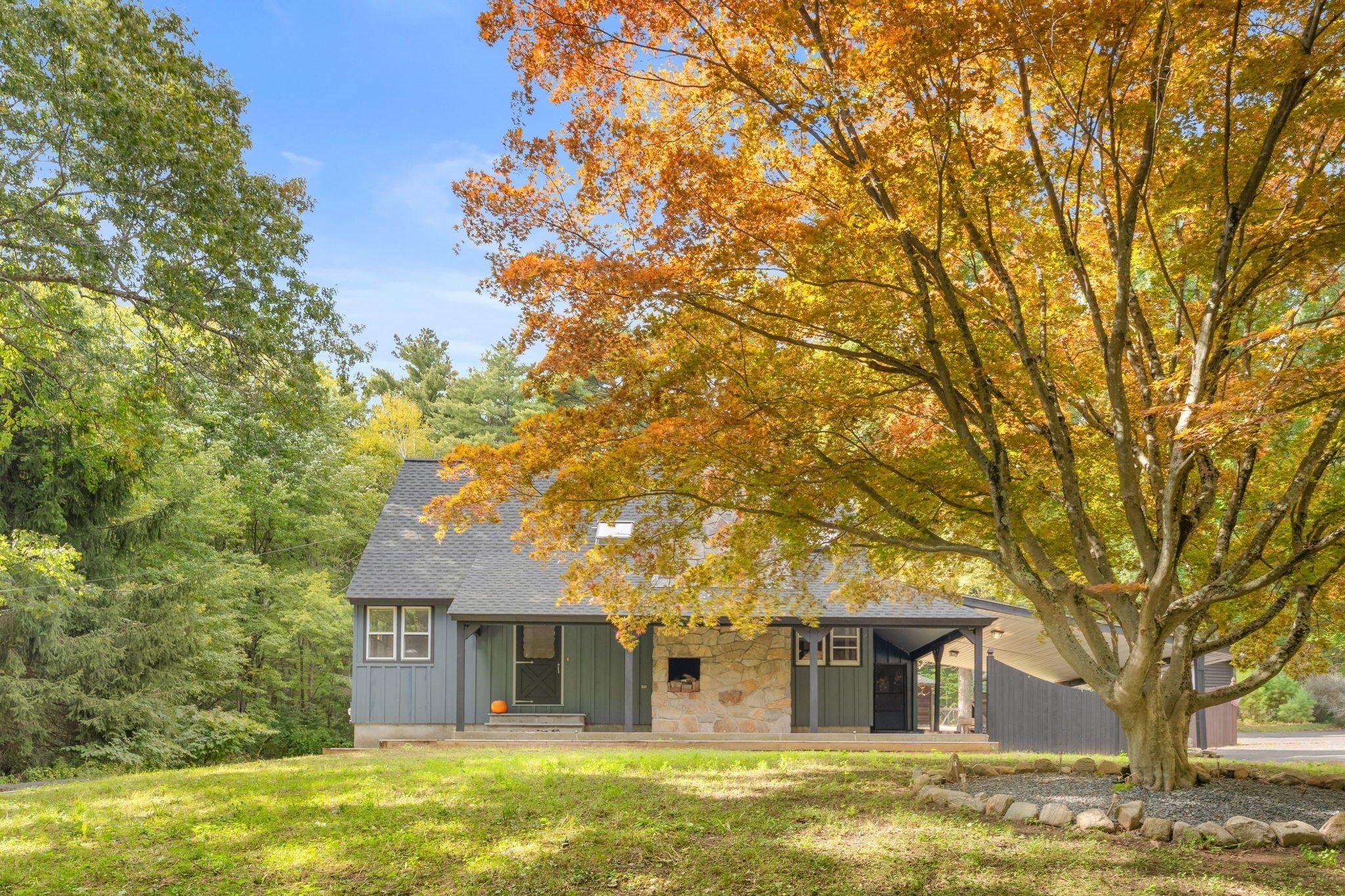 143 Hudson Rd