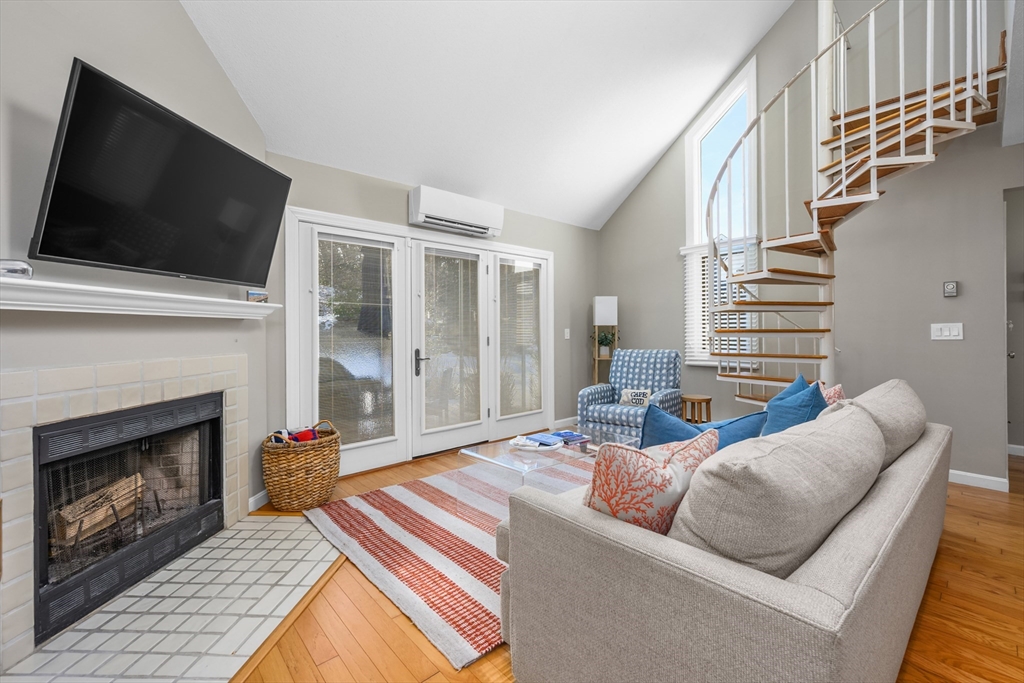 14 Howland Circle 14