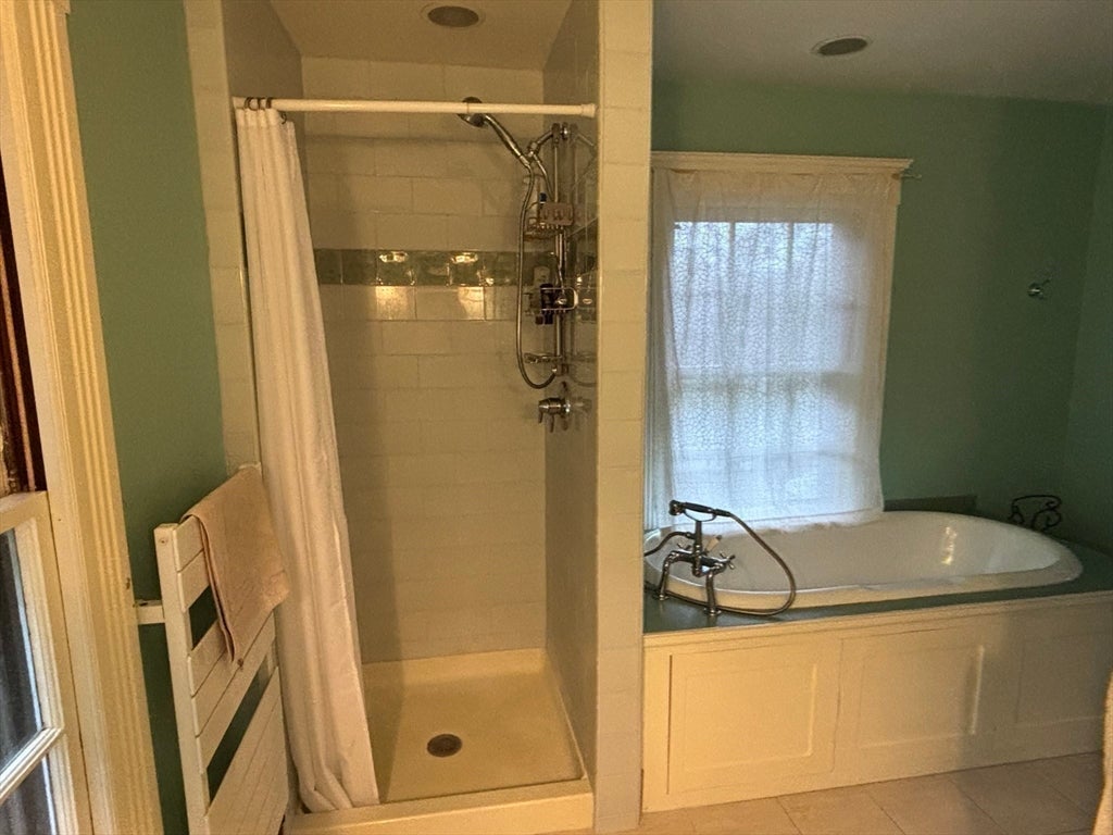 100 Dana ST, Amherst, MA, 100 Dana ST, Amherst, MA Photo #28