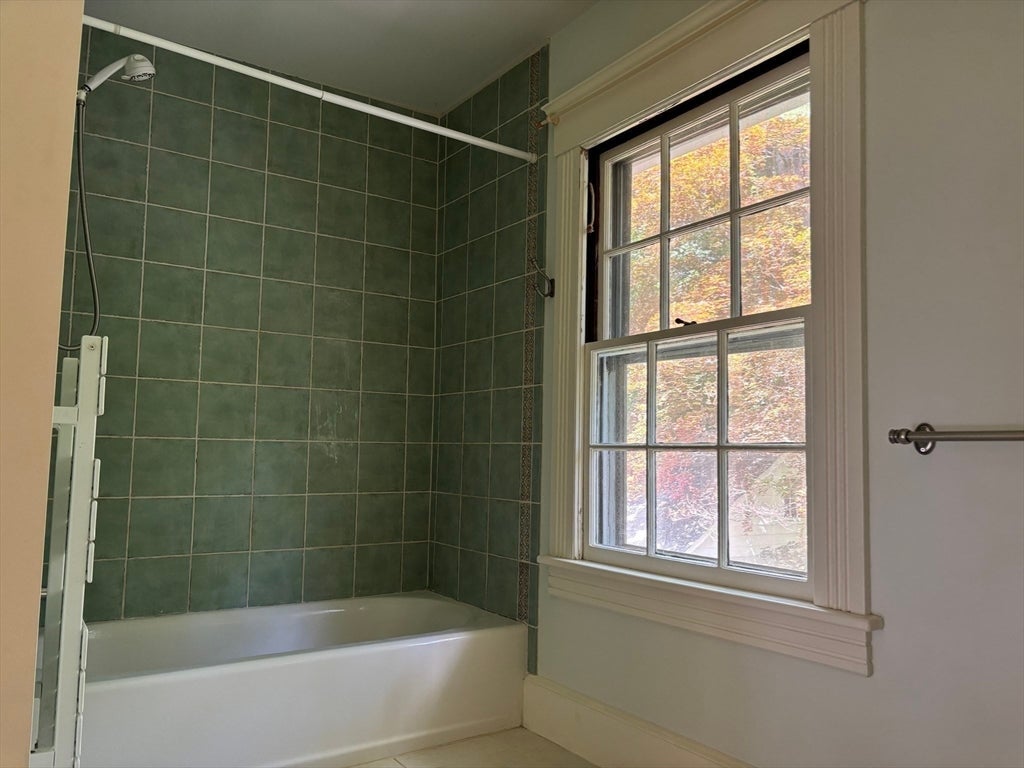 100 Dana ST, Amherst, MA, 100 Dana ST, Amherst, MA Photo #31