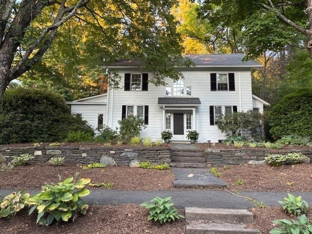 Photo of 100 Dana ST, Amherst, MA