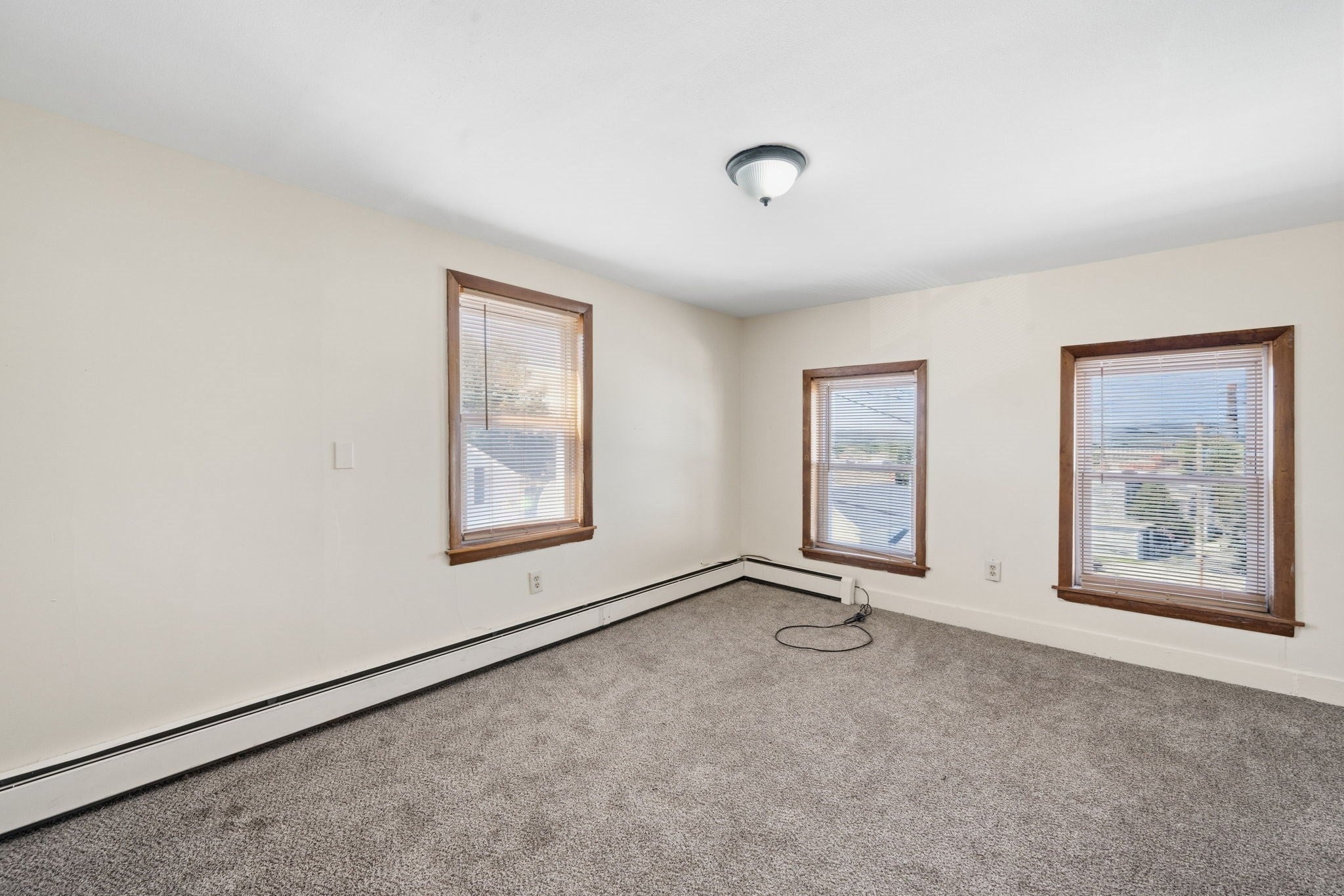 37 Howard St, Chicopee, MA, 37 Howard St, Chicopee, MA Photo #22