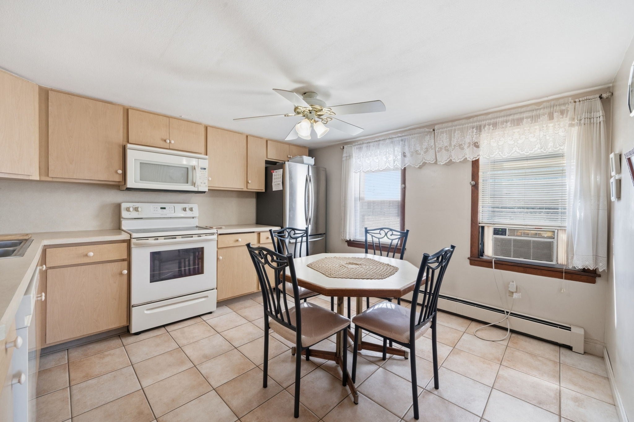 37 Howard St, Chicopee, MA, 37 Howard St, Chicopee, MA Photo #17