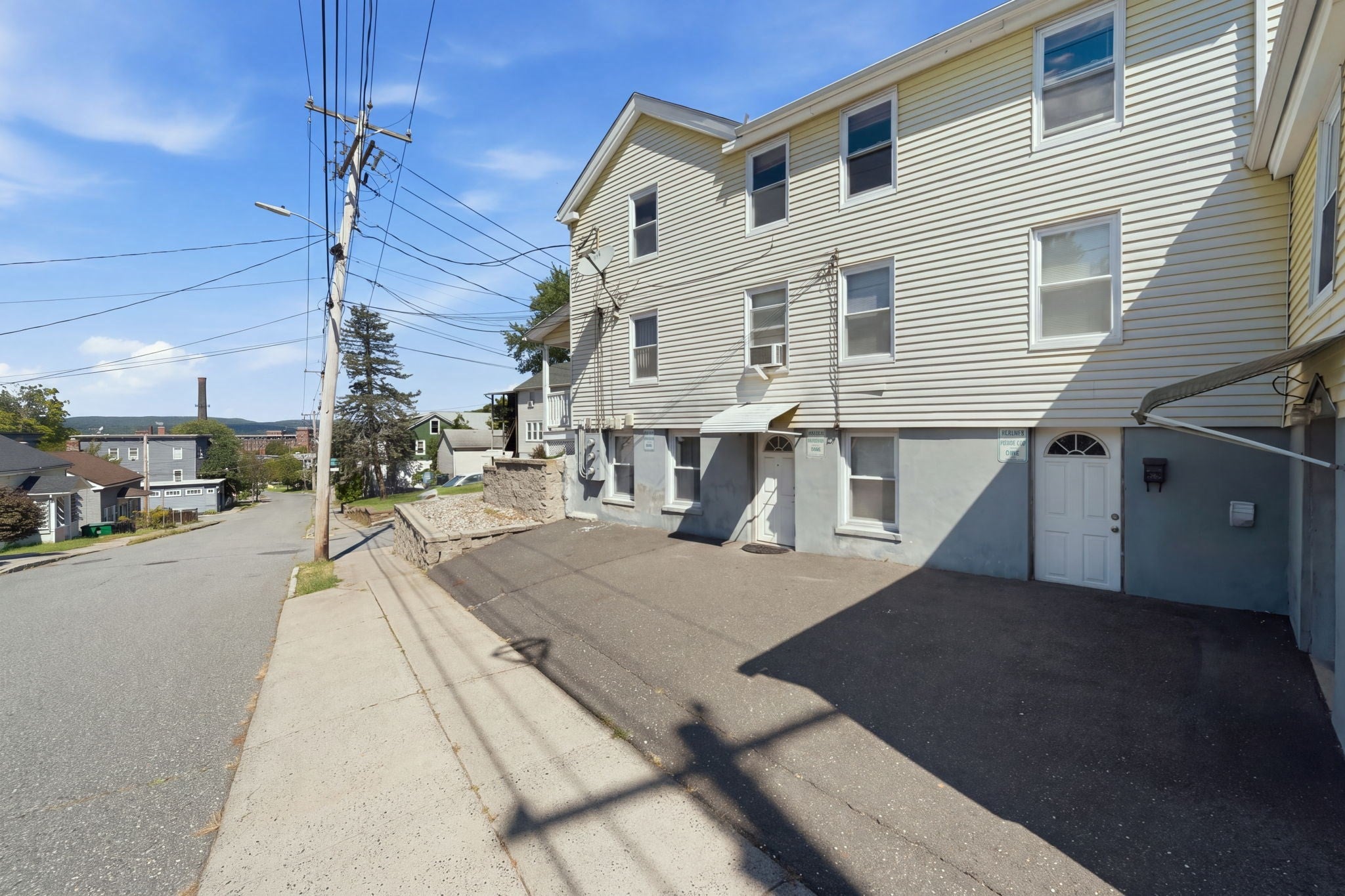 37 Howard St, Chicopee, MA, 37 Howard St, Chicopee, MA Photo #6