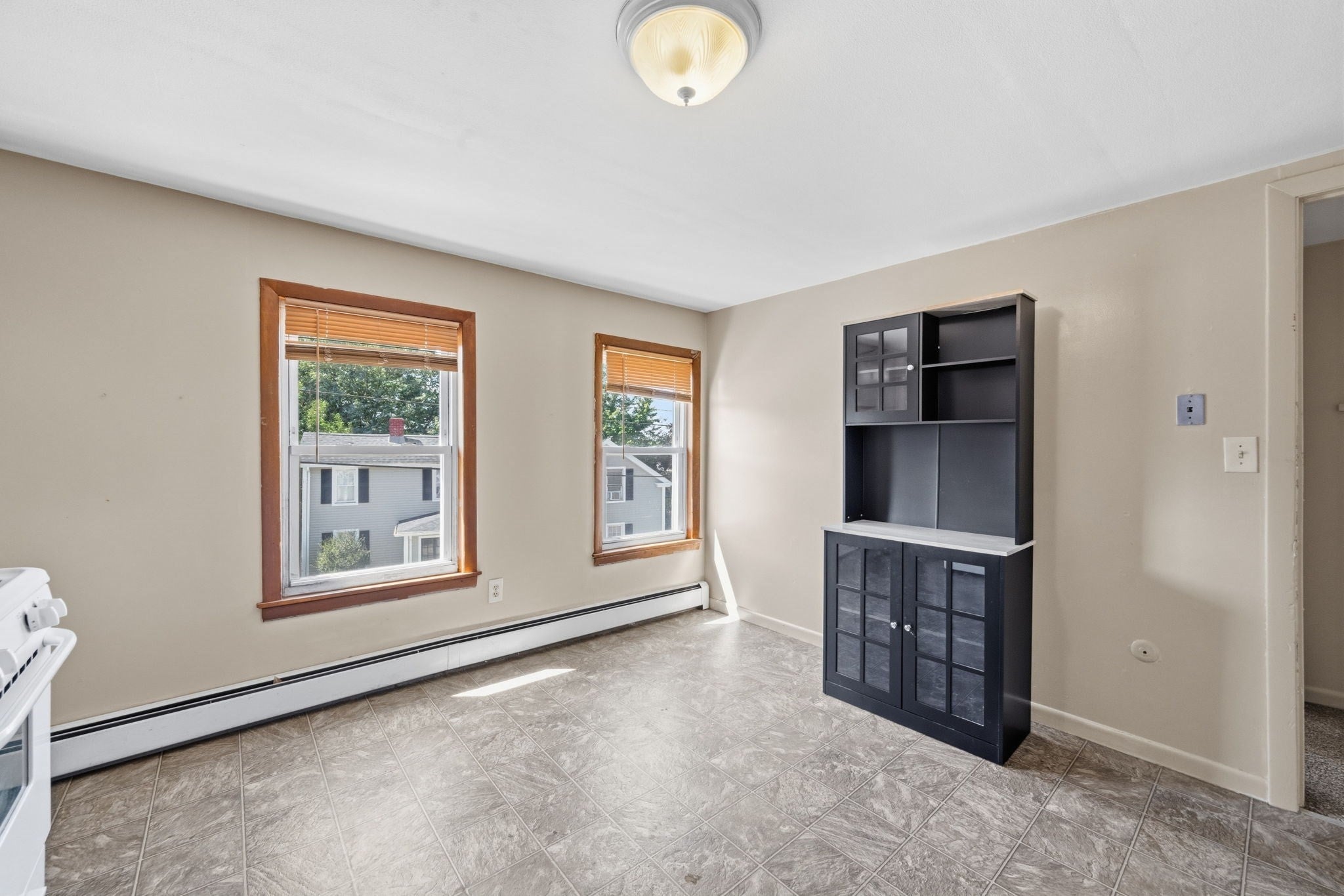 37 Howard St, Chicopee, MA, 37 Howard St, Chicopee, MA Photo #26