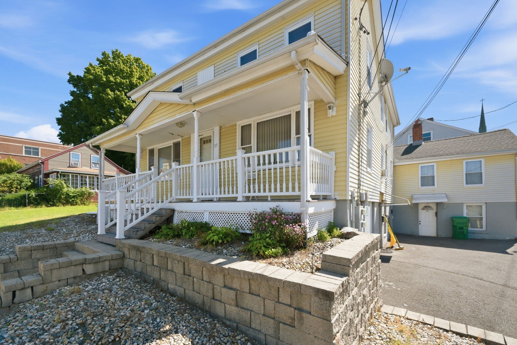 37 Howard St, Chicopee, MA, 37 Howard St, Chicopee, MA Photo #3