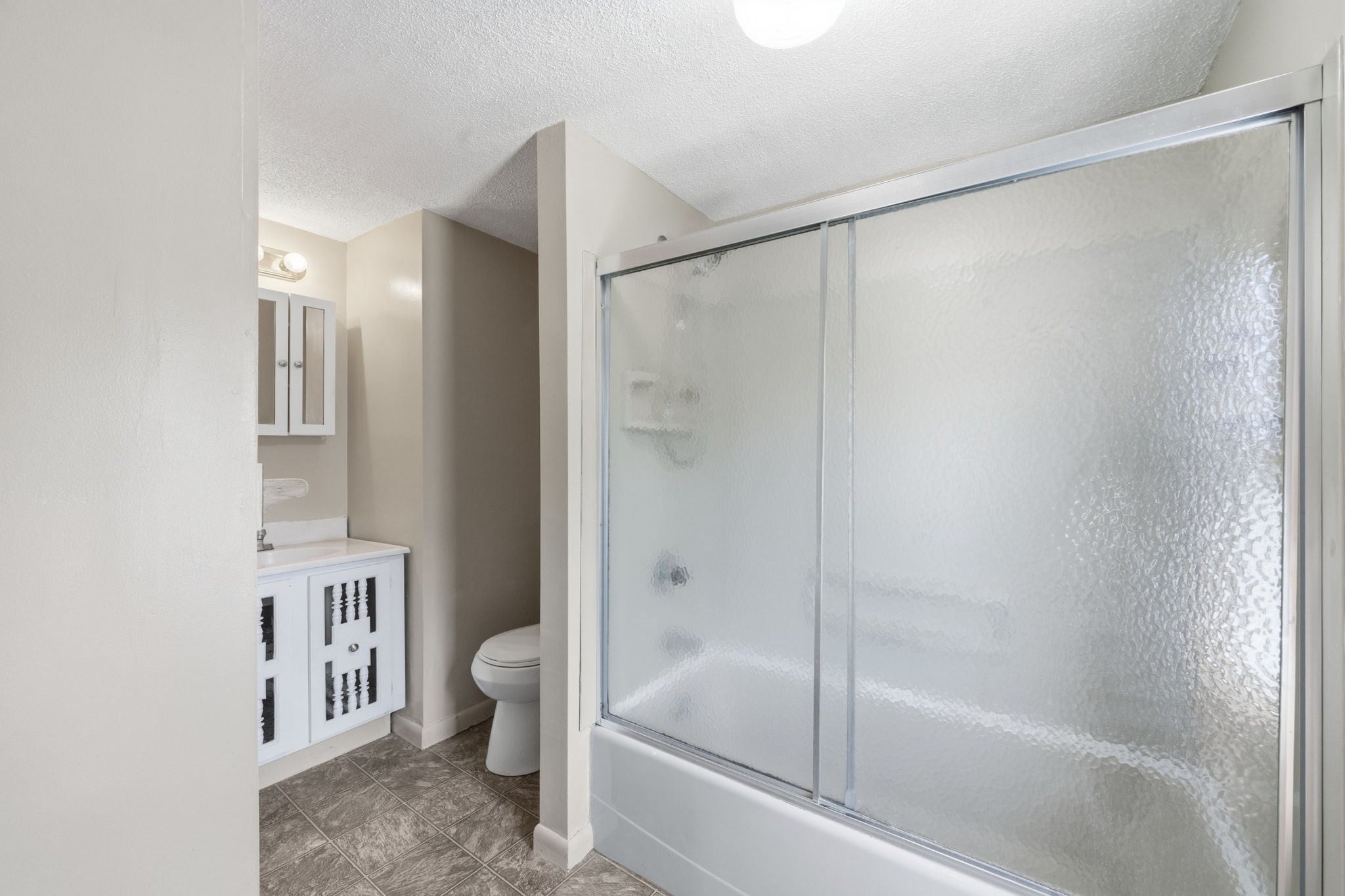 37 Howard St, Chicopee, MA, 37 Howard St, Chicopee, MA Photo #32