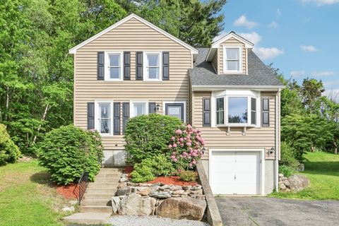 23 Jasmine Ct Dracut MA 01826