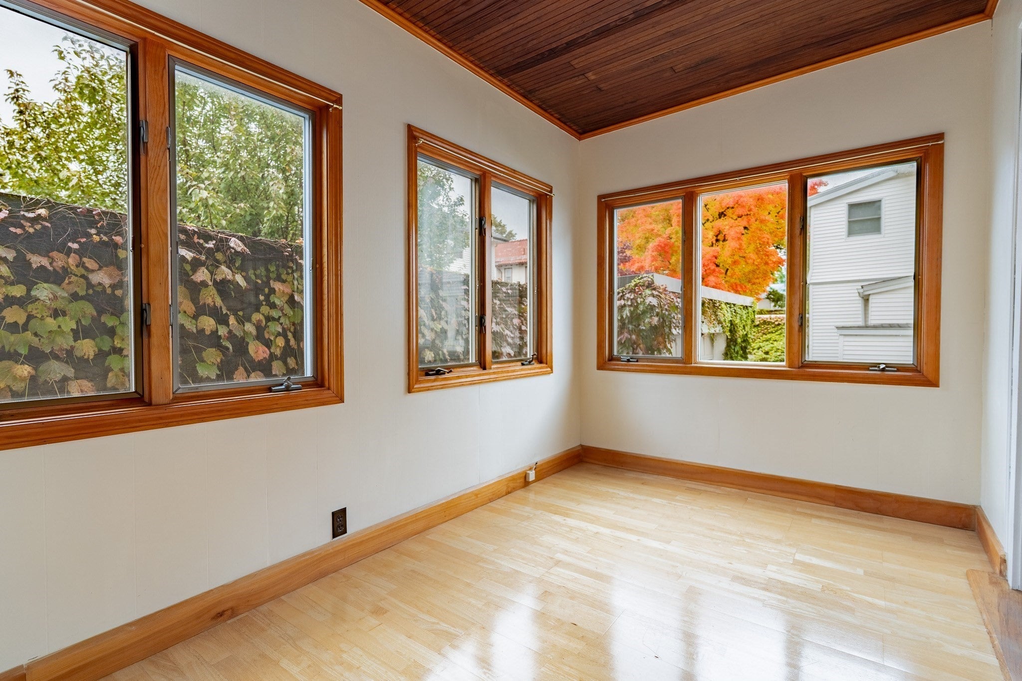 35 Rossmere ST #1, Newton, MA Photo #13