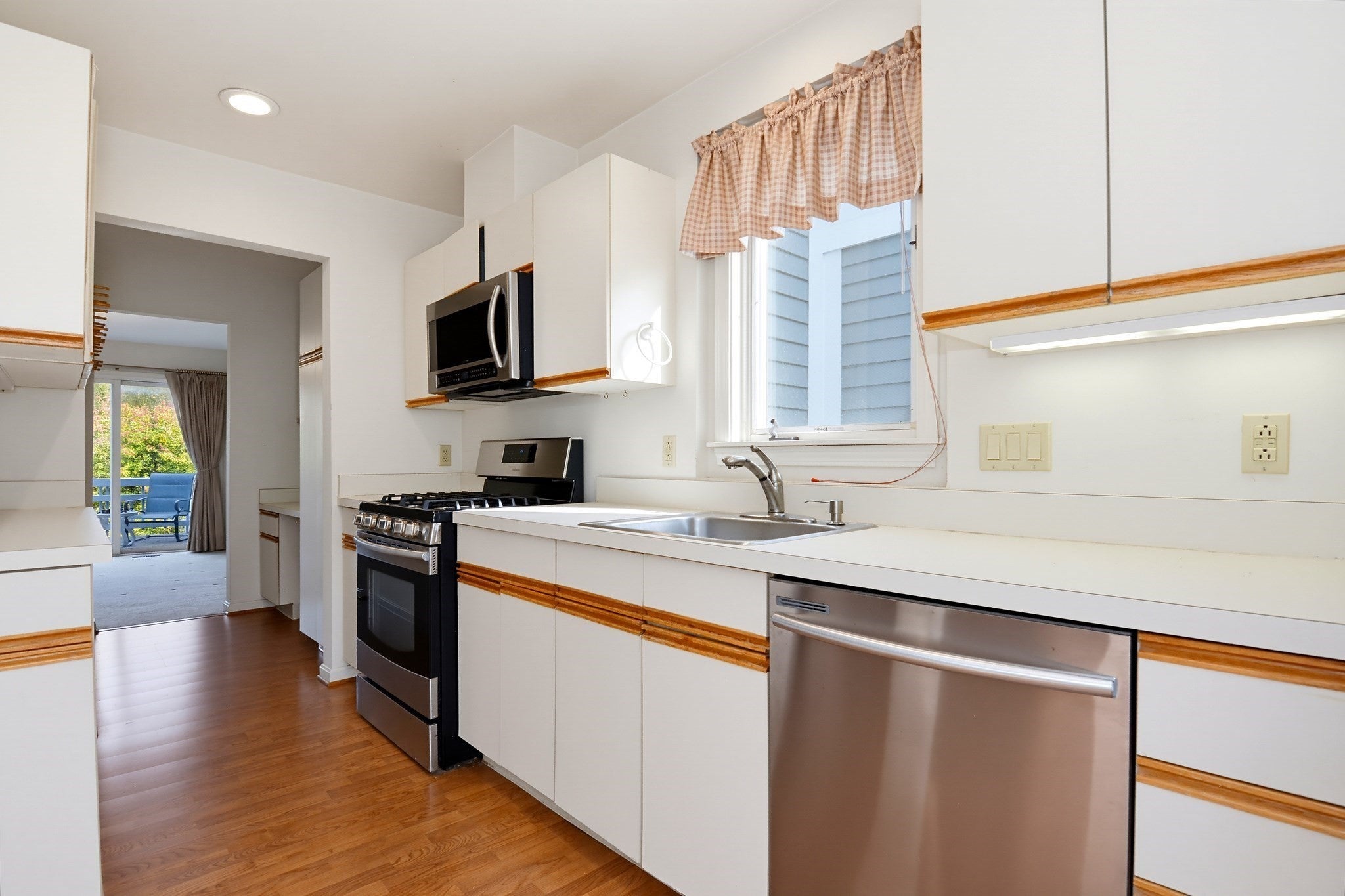 9 Landing Dr #9, Methuen, MA, 9 Landing Dr #9, Methuen, MA Photo #3