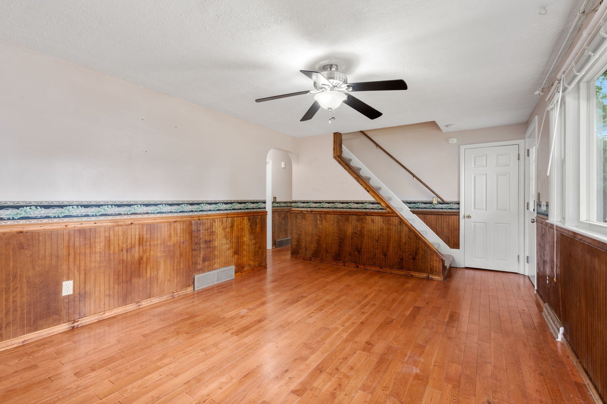 11 Munroe Dr, Plainville, MA Photo #9