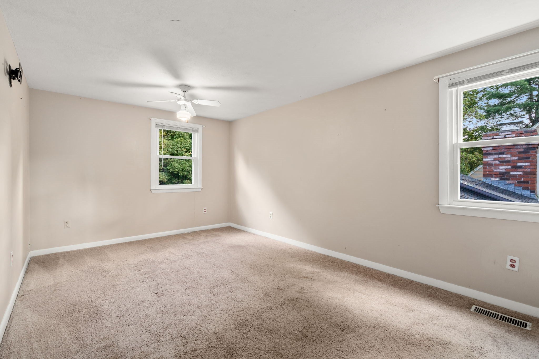11 Munroe Dr, Plainville, MA Photo #21