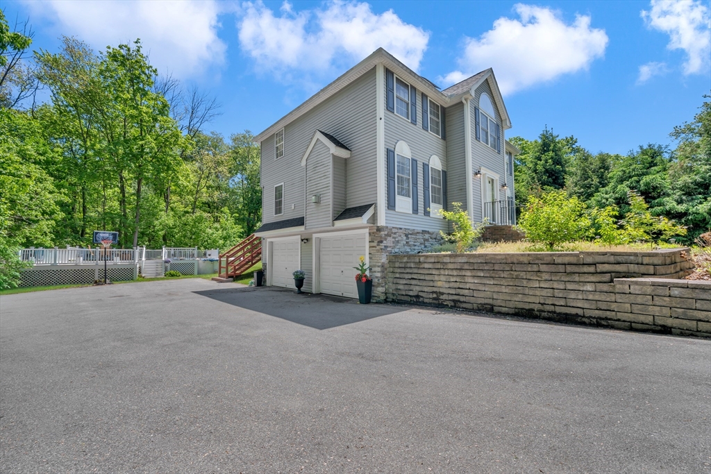 257 Howe St