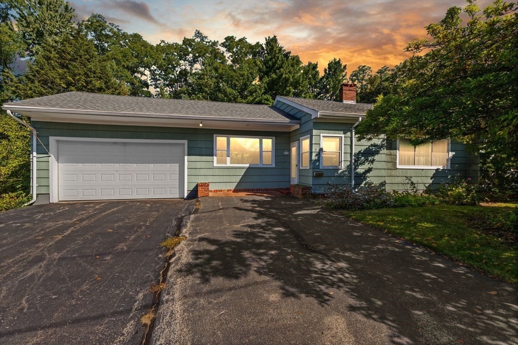 9 Woodcock Ave