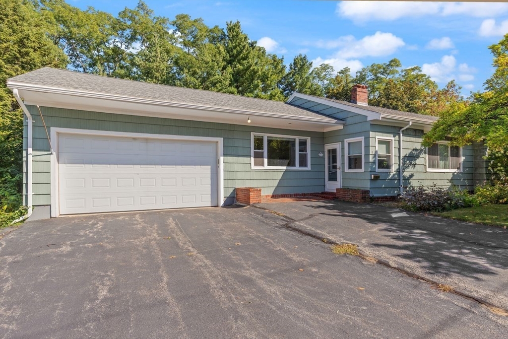 9 Woodcock Ave