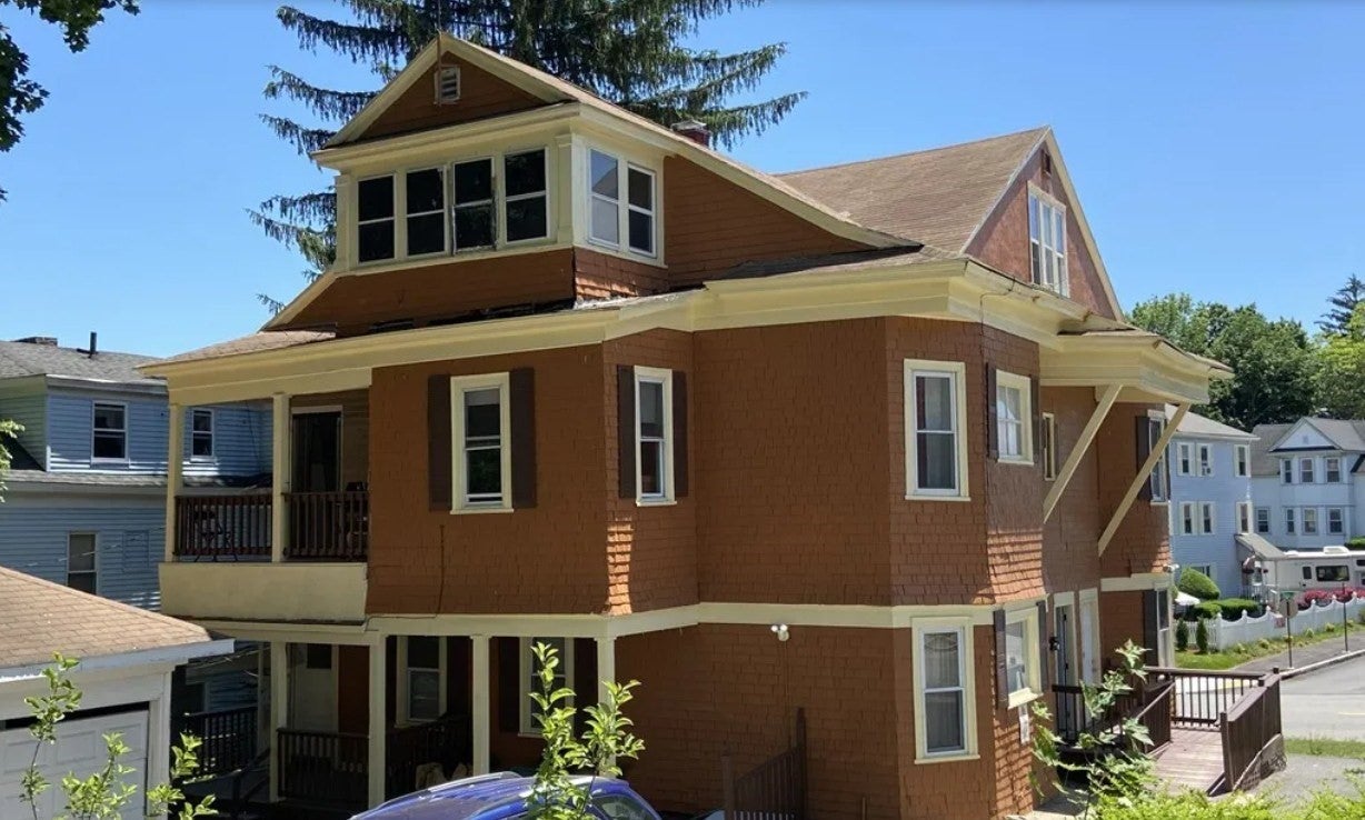 1296 Main