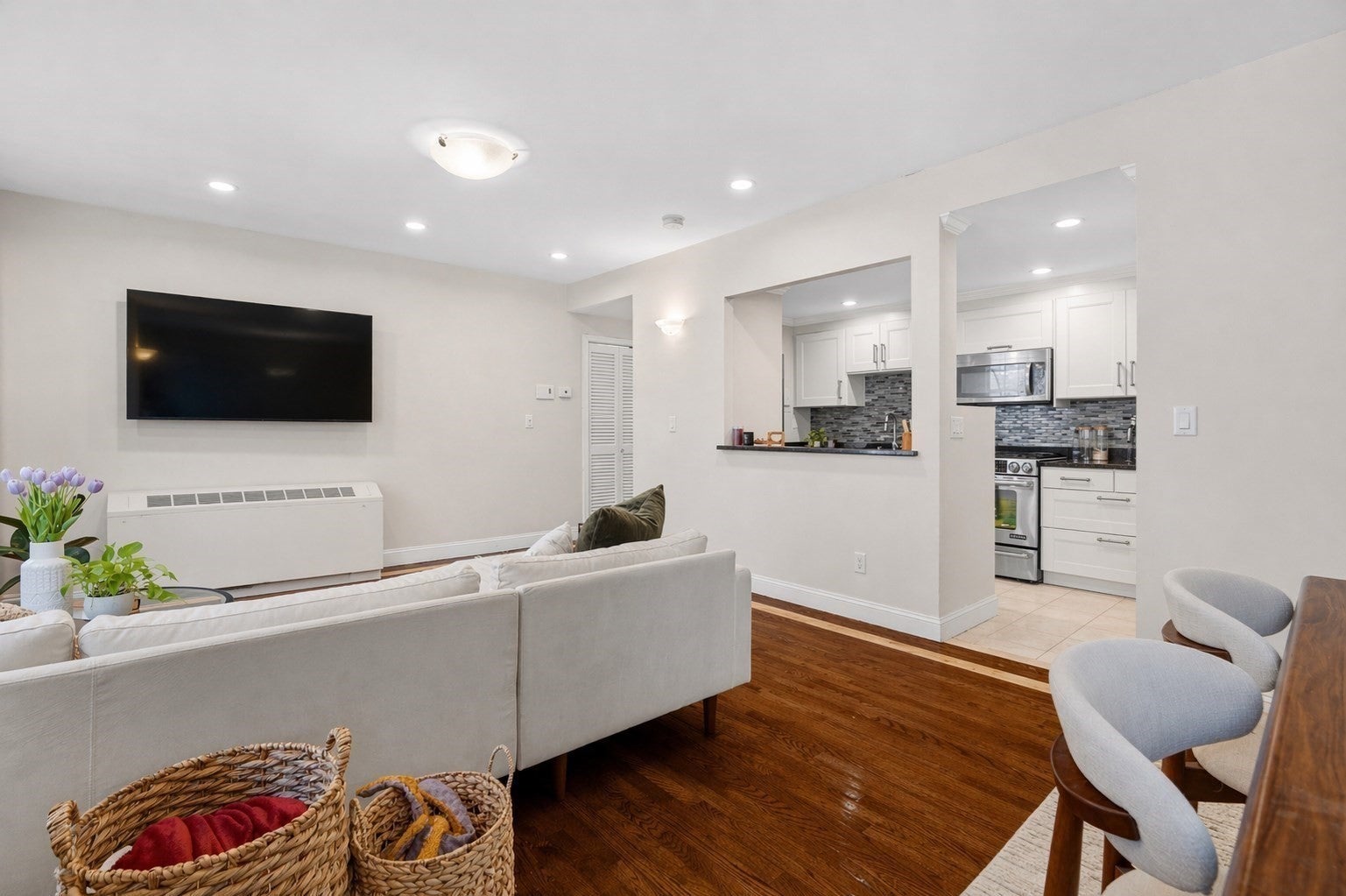 13 Bowdoin St 3AB