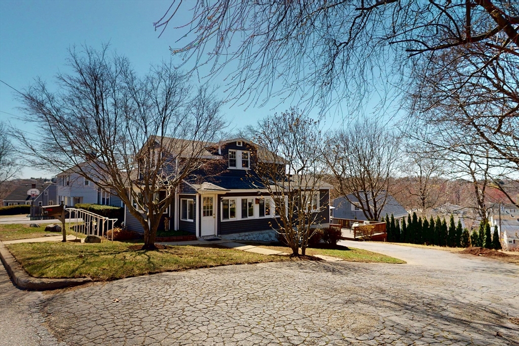 38 Hillcrest Rd