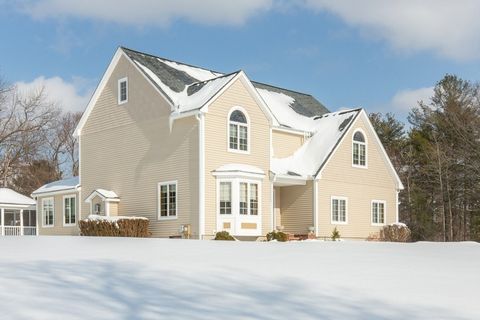 84 Tellier Way Dracut MA 01826