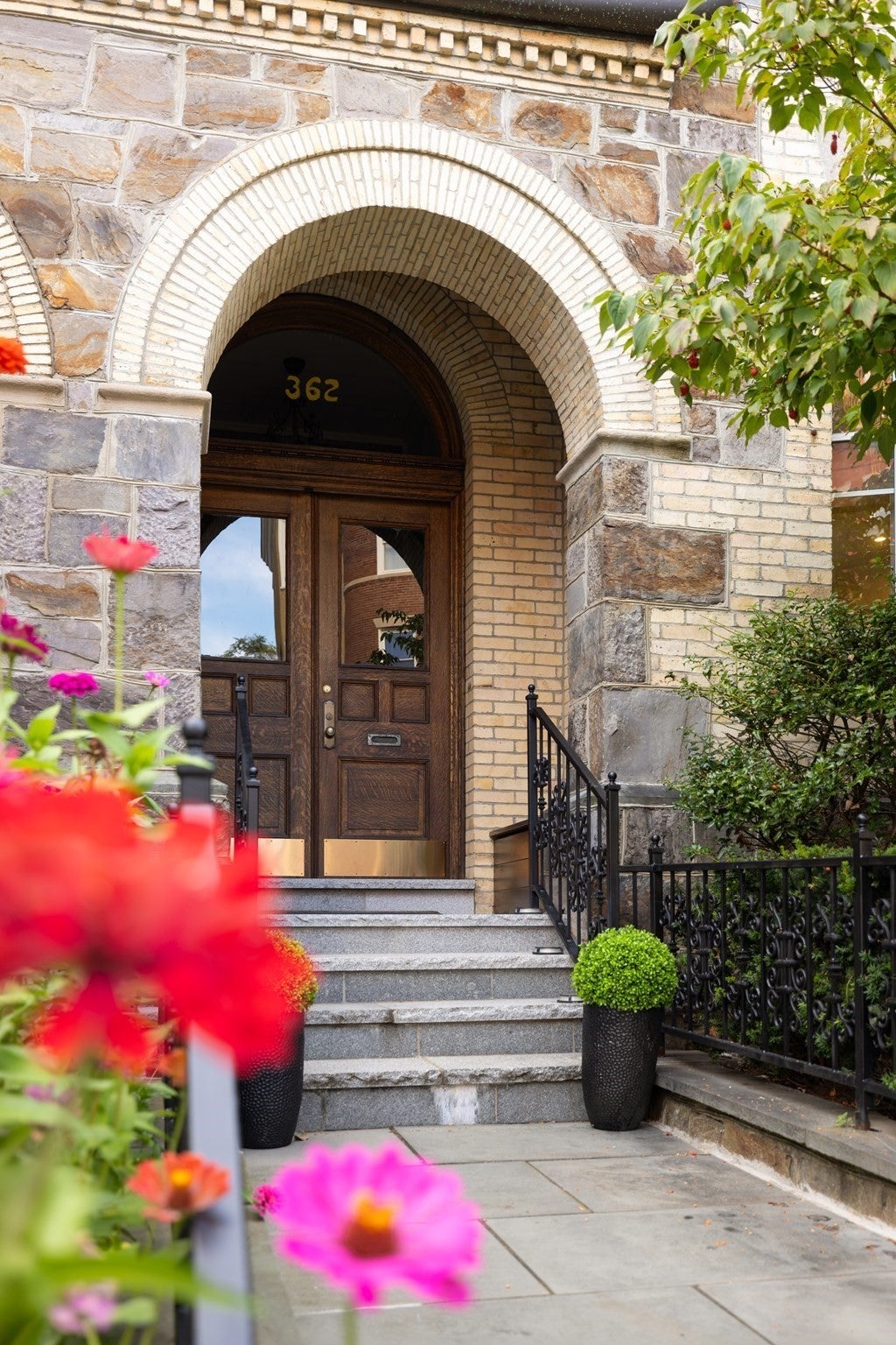 362 Tappan St, Brookline, MA Photo #2