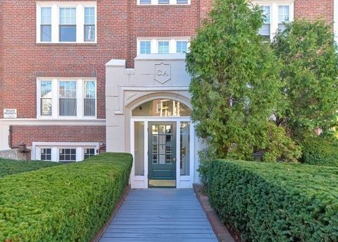 Photo of 21 Bradlee Rd #52, Medford, MA 02155 (MLS # 73486410)