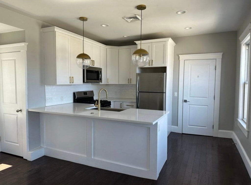 183 Chelsea St #2, Everett, MA Photo #4