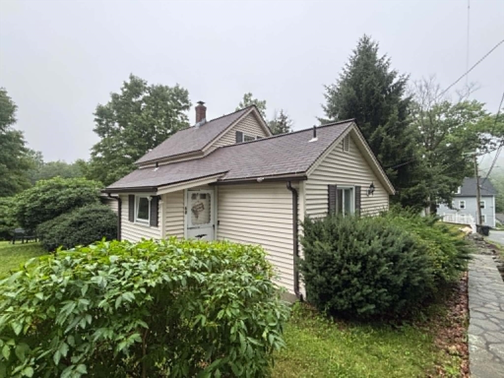 Photo of 68 Mccarthy Ave, Leicester, MA