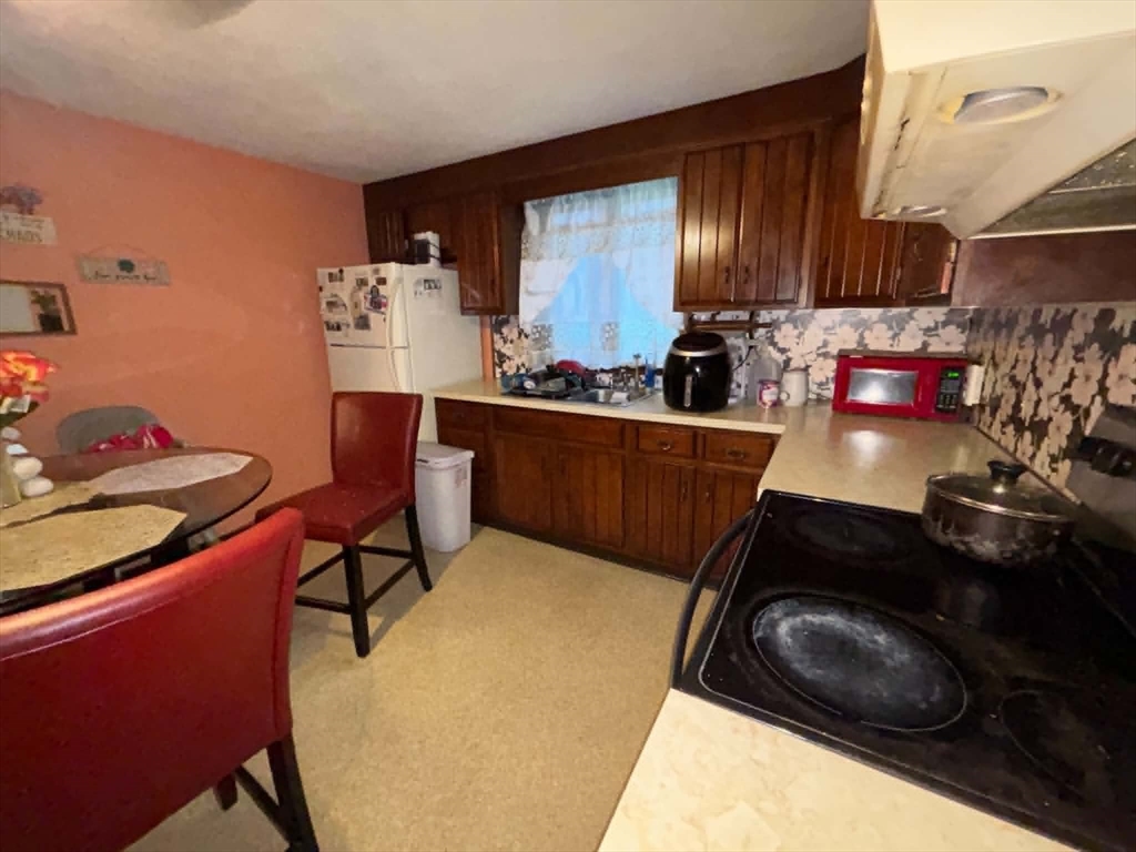 68 Mccarthy Ave, Leicester, MA Photo #3