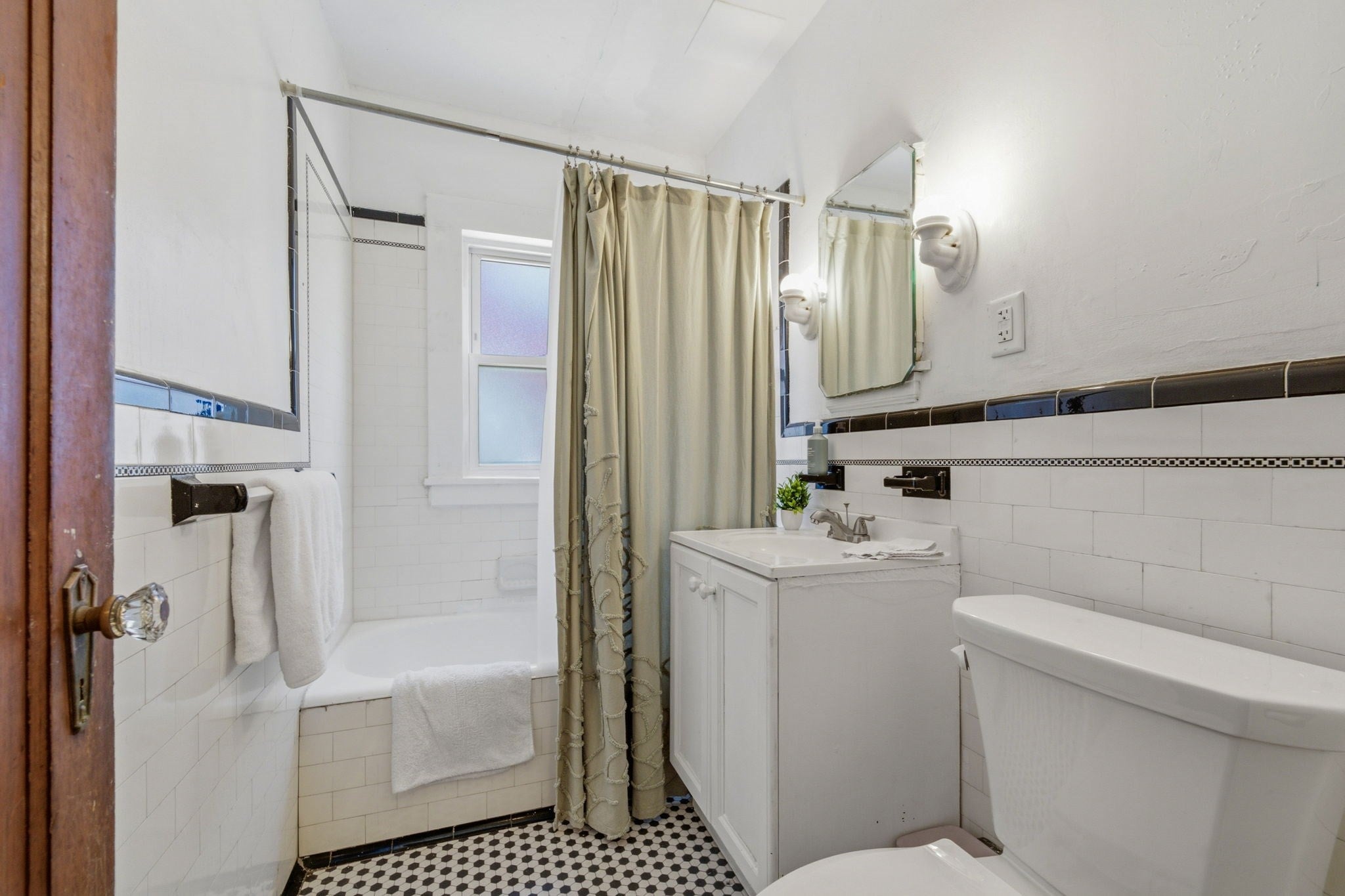 27 Seagrav RD #1, Cambridge, MA, 27 Seagrav RD #1, Cambridge, MA Photo #10