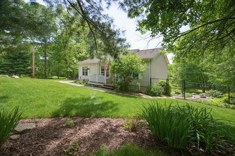 Photo of 10 Southwick Rd, Sutton, MA 01590 (MLS # 73523247)