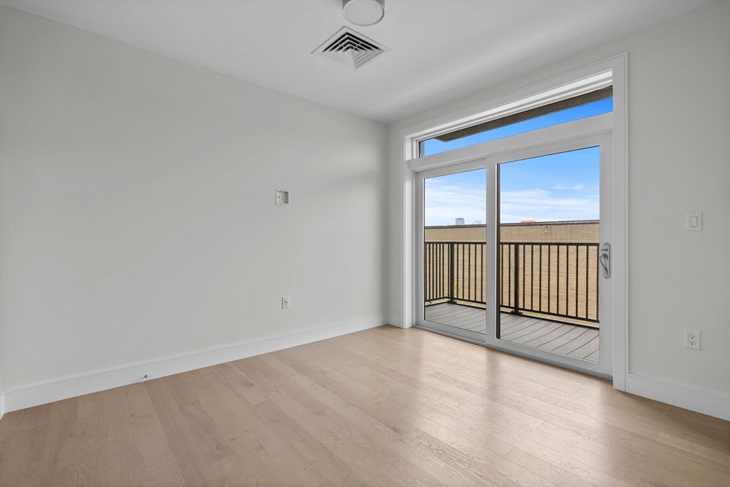 301 Border Street 511