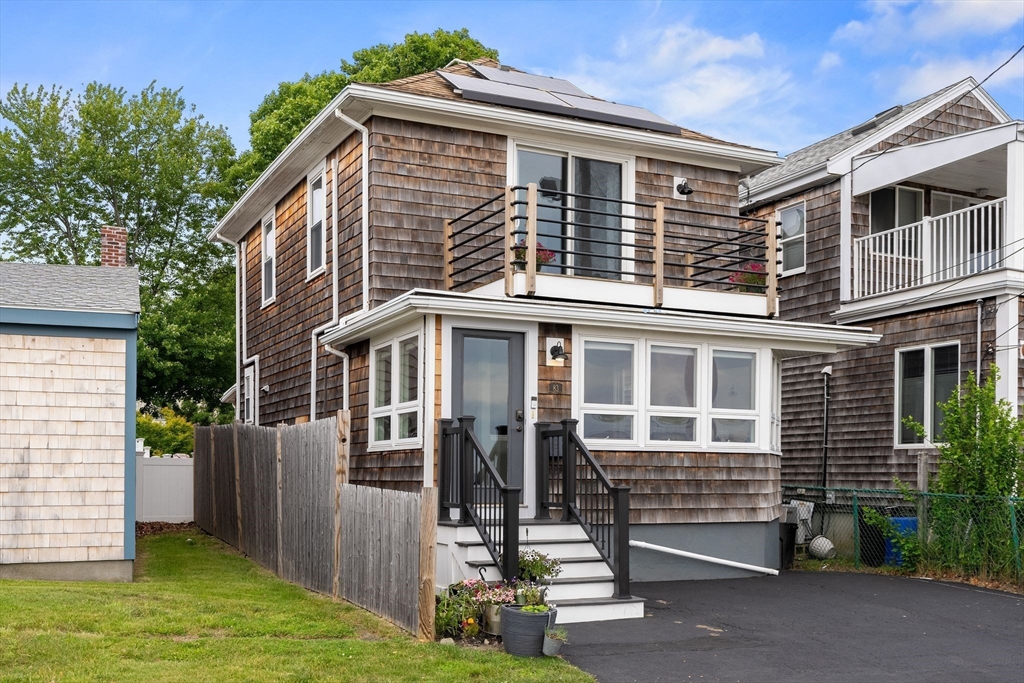 83 Edgewater Dr