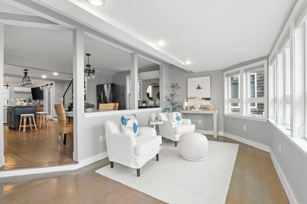 83 Edgewater Dr