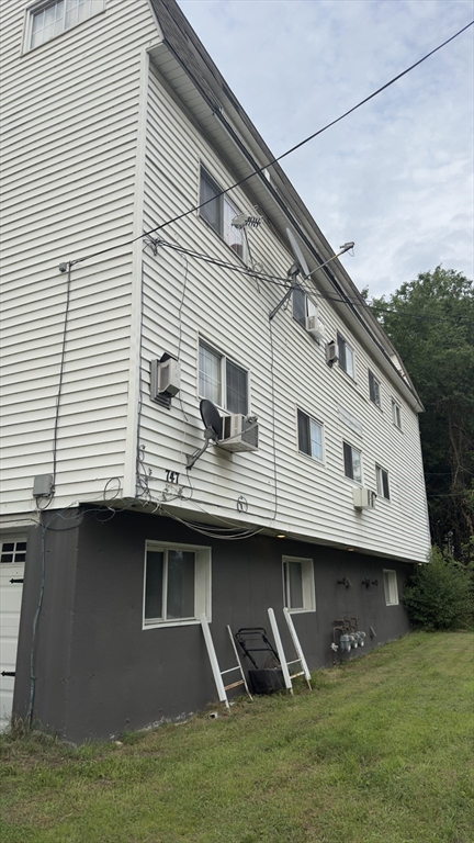 747 River St 2
