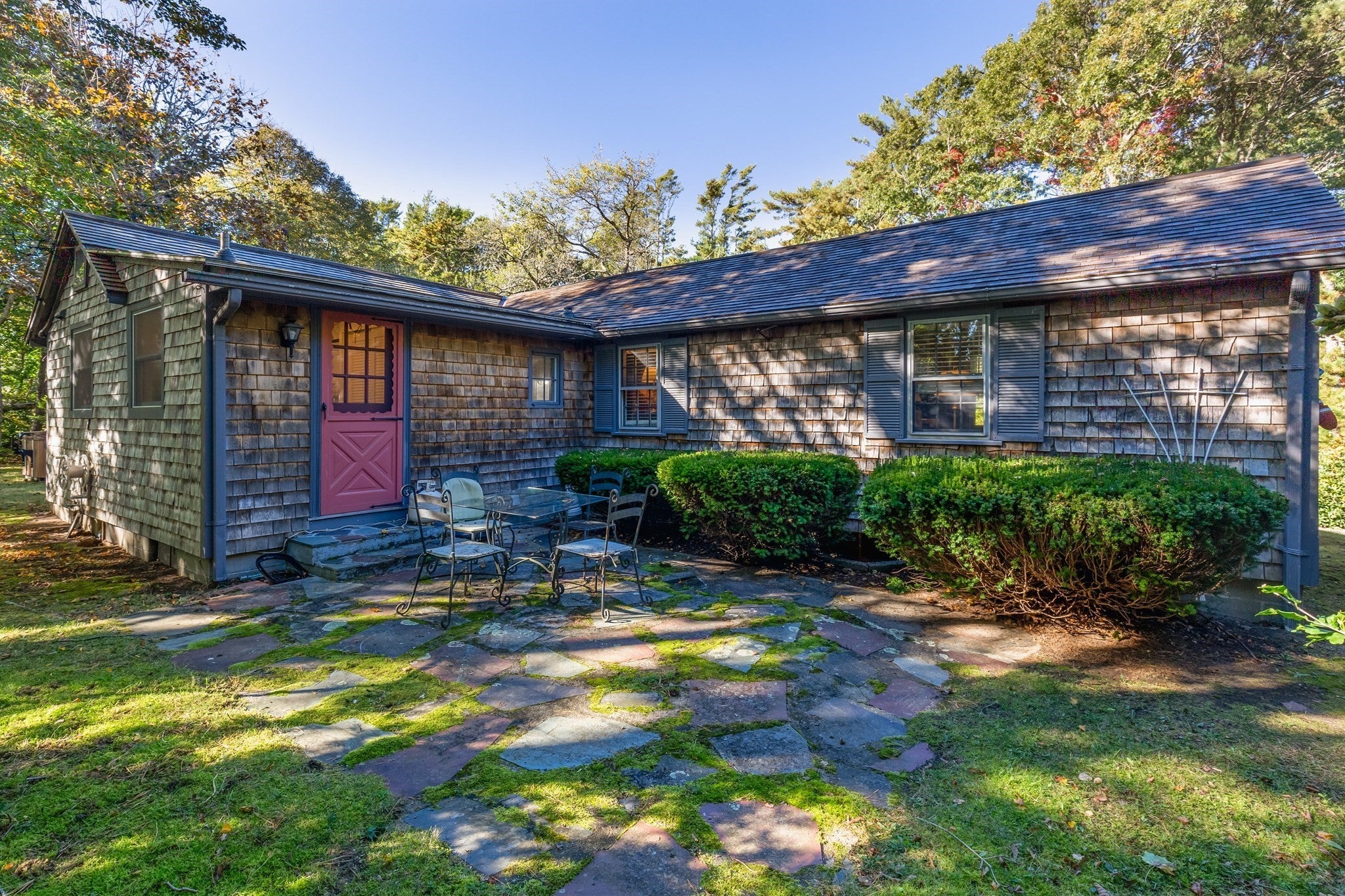 324 Sandwich St