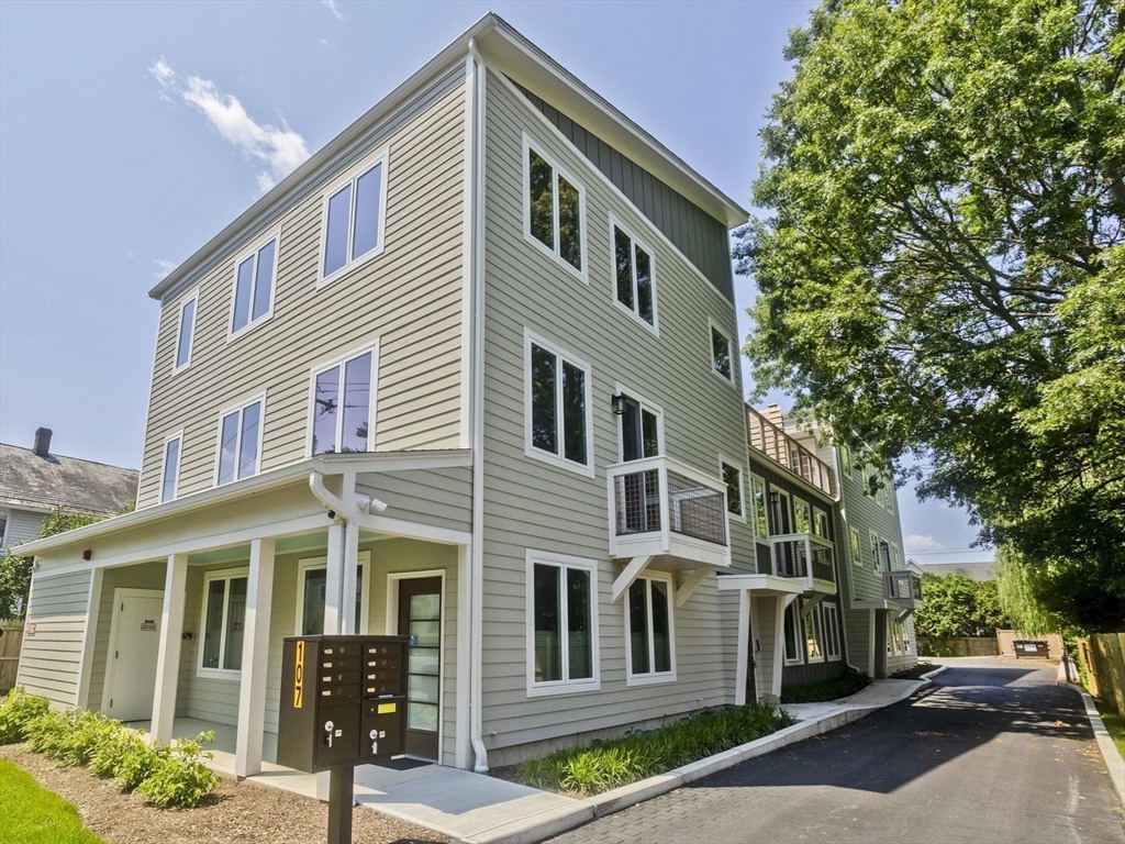 107 Williams Street 3c