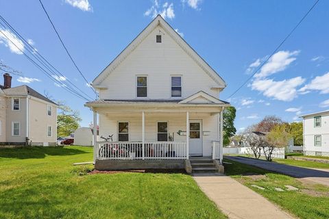 Photo of 41 Washinton St #1, Franklin, MA 02038 (MLS # 73511881)
